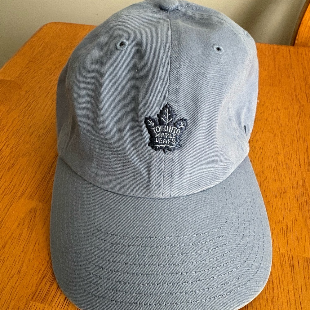 Toronto Maple Leafs 47 Baserunner Ballpark NHL Dad Hat